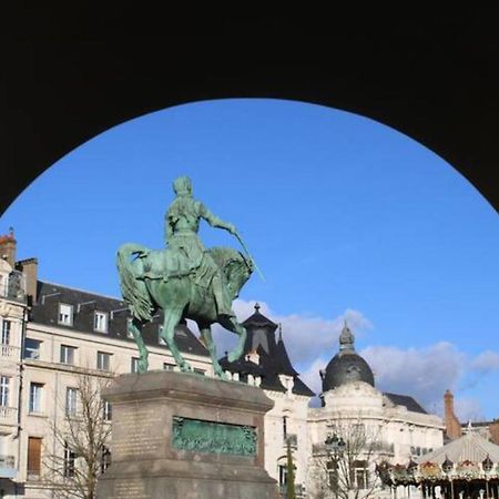 Le Scandinave, Proche Bord De Loire Orléans Buitenkant foto